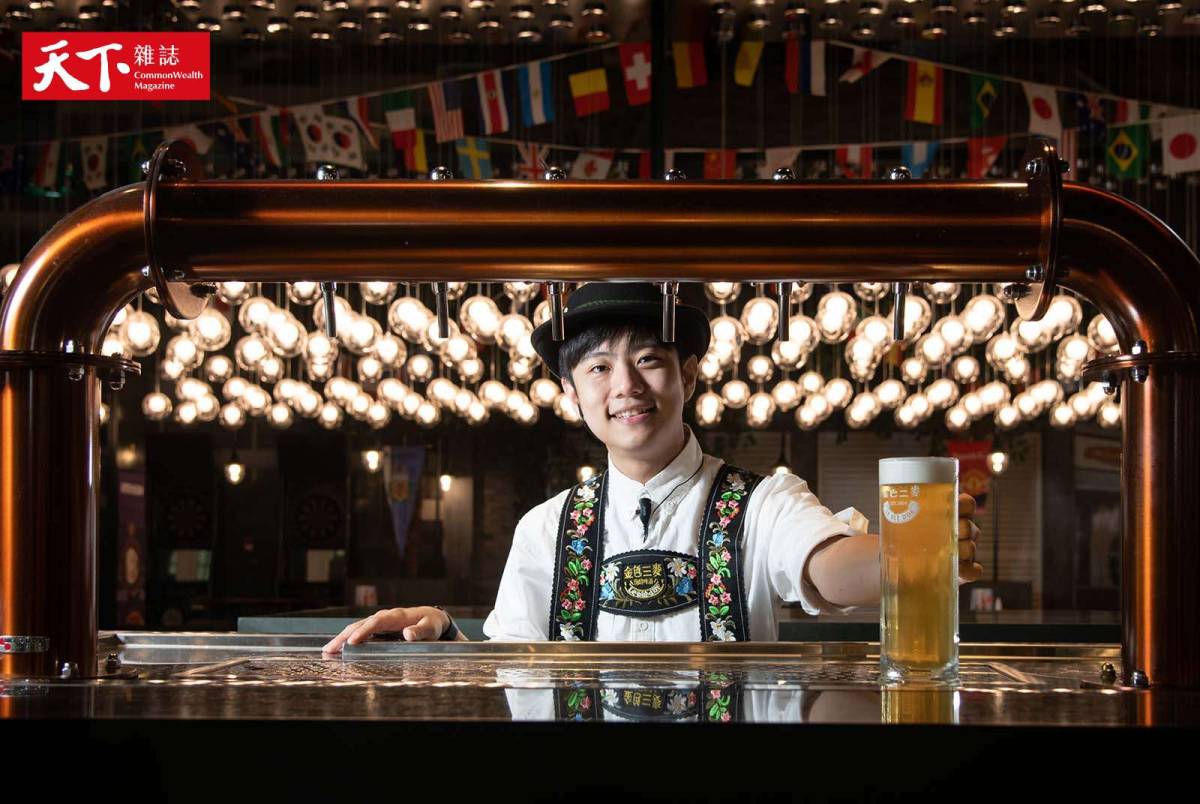 《天下》客人讚給 Google 五星，金色三麥史上最年輕 24 歲店長，如何管住億元分店？(標題圖檔)